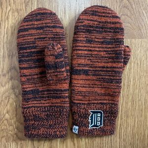 Detroit Tigers mittens